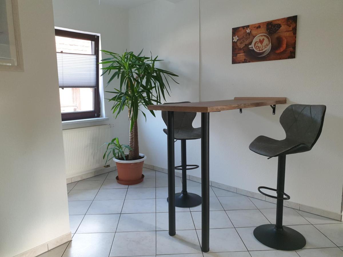 Ganze Ferienwohnung 5 Km Von Erfurt, Mit Kaffeevollautomat, Tv, Wlan, Boxspringbett, Schlafsofa Und Einkaufsmoeglichkeiten, Sehr Gute Anbindung Zur A71 Und A4, Kostenloser Oeff Parkplatz Fuer Pkw Und Transporter Elxleben Экстерьер фото
