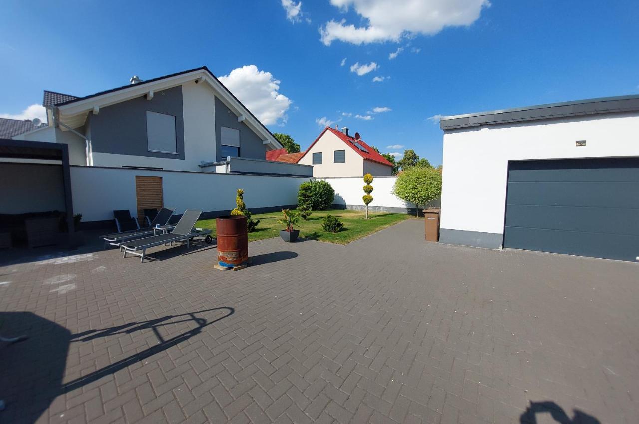 Ganze Ferienwohnung 5 Km Von Erfurt, Mit Kaffeevollautomat, Tv, Wlan, Boxspringbett, Schlafsofa Und Einkaufsmoeglichkeiten, Sehr Gute Anbindung Zur A71 Und A4, Kostenloser Oeff Parkplatz Fuer Pkw Und Transporter Elxleben Экстерьер фото