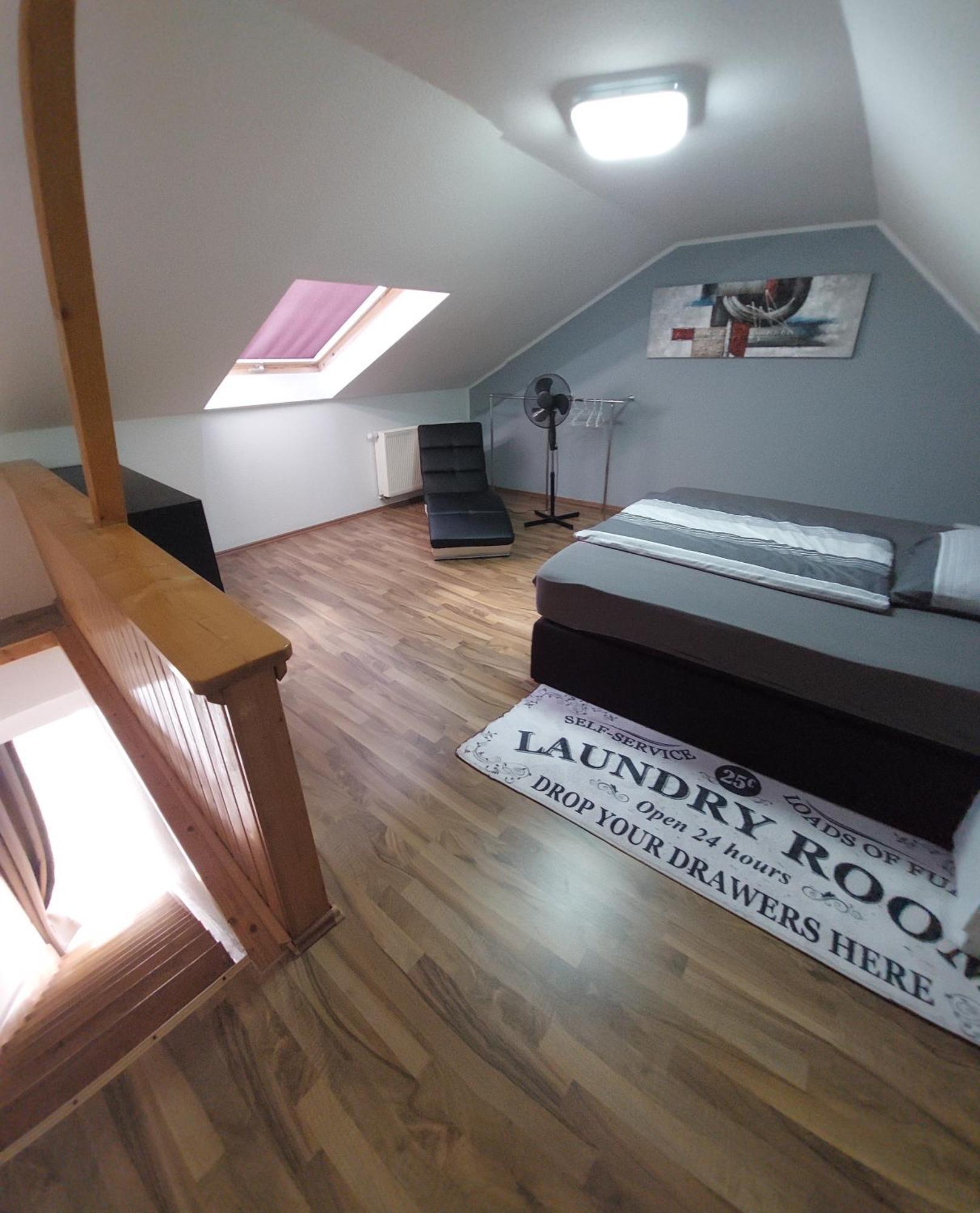 Ganze Ferienwohnung 5 Km Von Erfurt, Mit Kaffeevollautomat, Tv, Wlan, Boxspringbett, Schlafsofa Und Einkaufsmoeglichkeiten, Sehr Gute Anbindung Zur A71 Und A4, Kostenloser Oeff Parkplatz Fuer Pkw Und Transporter Elxleben Экстерьер фото