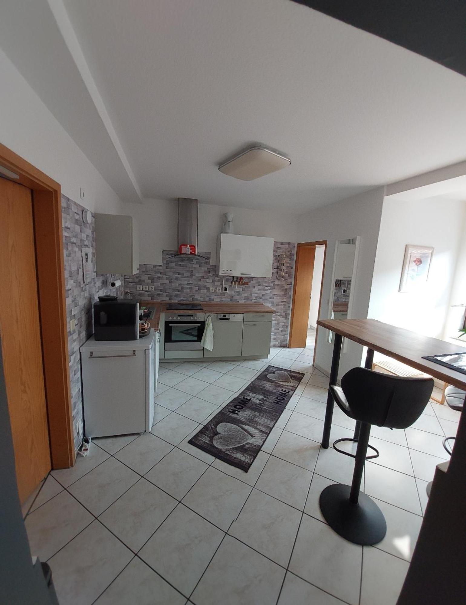 Ganze Ferienwohnung 5 Km Von Erfurt, Mit Kaffeevollautomat, Tv, Wlan, Boxspringbett, Schlafsofa Und Einkaufsmoeglichkeiten, Sehr Gute Anbindung Zur A71 Und A4, Kostenloser Oeff Parkplatz Fuer Pkw Und Transporter Elxleben Экстерьер фото